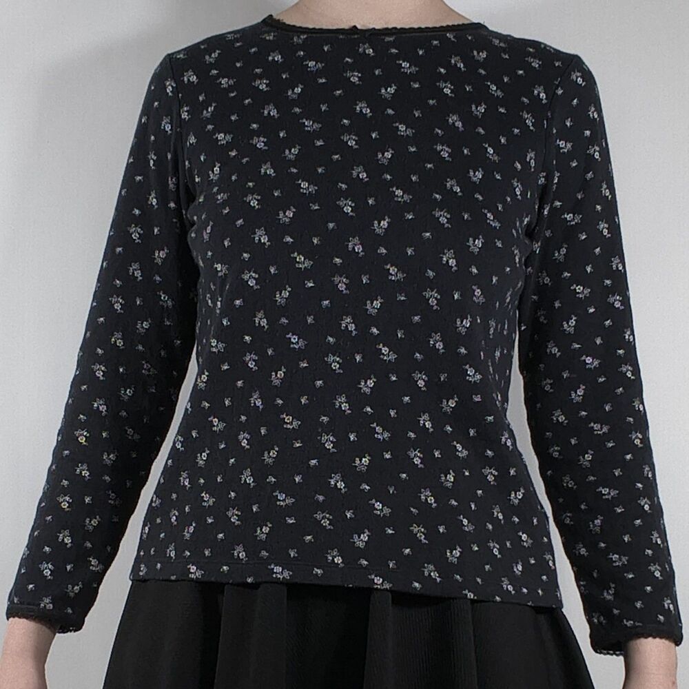 Vintage Lacy Floral Printed Longsleeve Shirt w/ Bow Detail